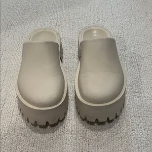 Jeffrey Campbell Cream Platform Clogs